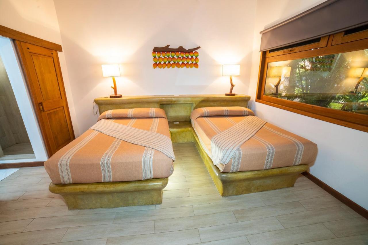 Nanajuana Rio Dulce Hotel Exterior photo