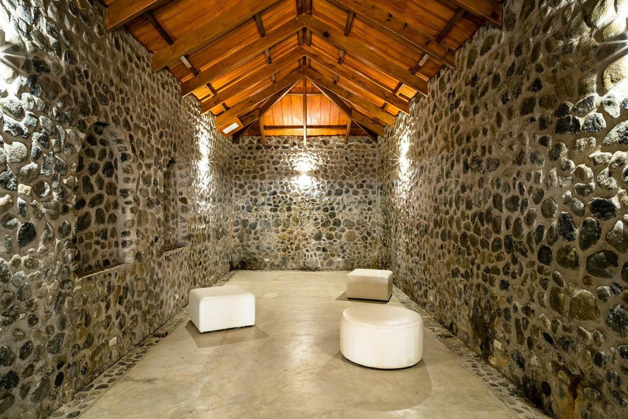 Nanajuana Rio Dulce Hotel Exterior photo