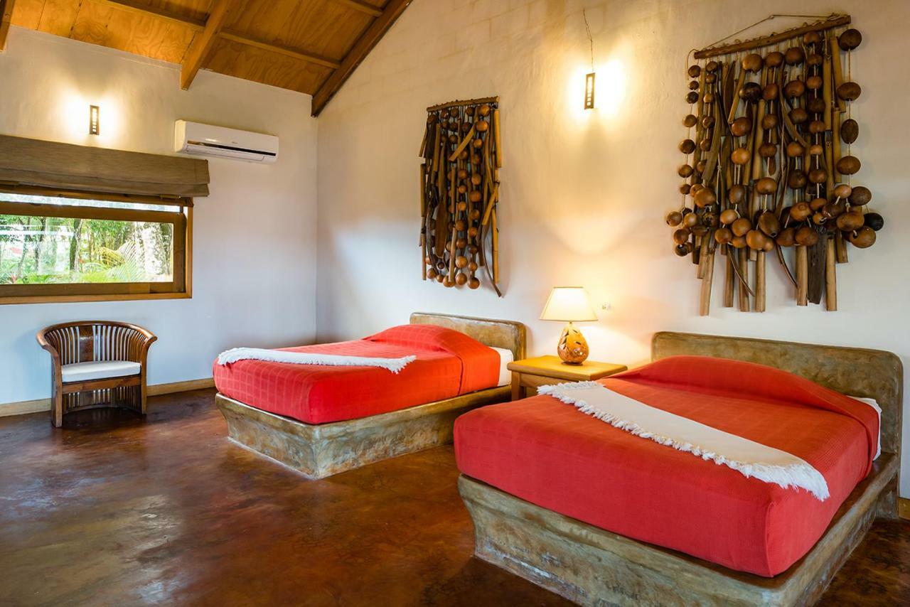 Nanajuana Rio Dulce Hotel Exterior photo