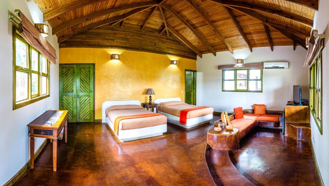 Nanajuana Rio Dulce Hotel Exterior photo